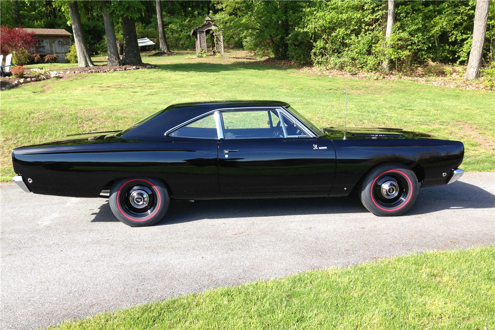 1968 PLYMOUTH HEMI ROAD RUNNER - Side Profile - 207889