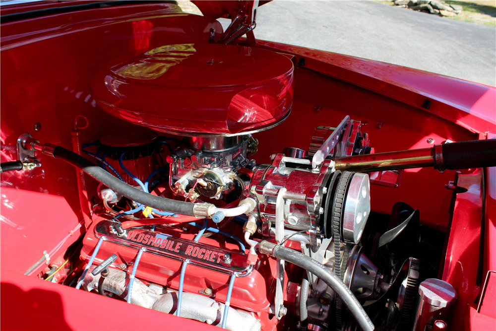 1948 OLDSMOBILE 98 CUSTOM CONVERTIBLE - Engine - 207999