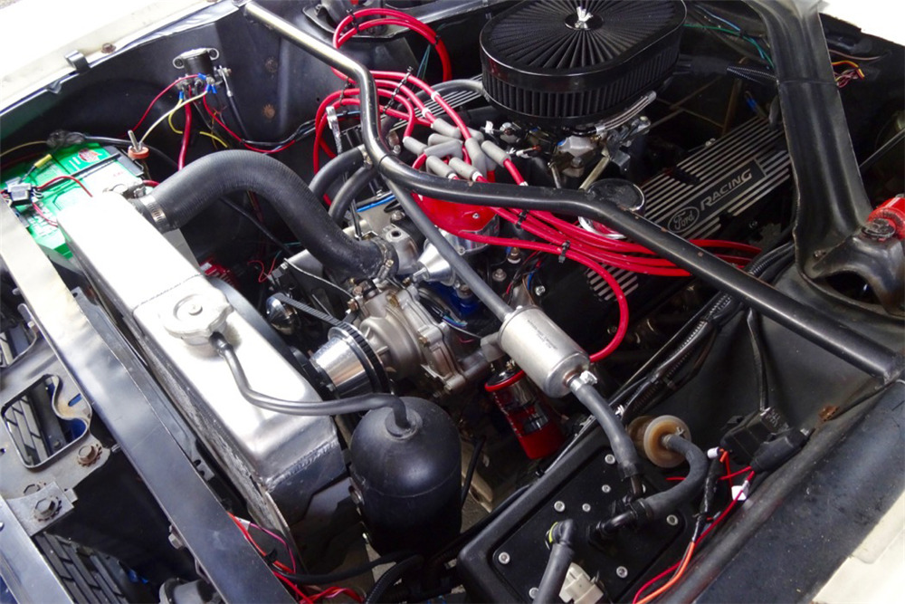 1965 FORD MUSTANG CUSTOM CONVERTIBLE - Engine - 208008