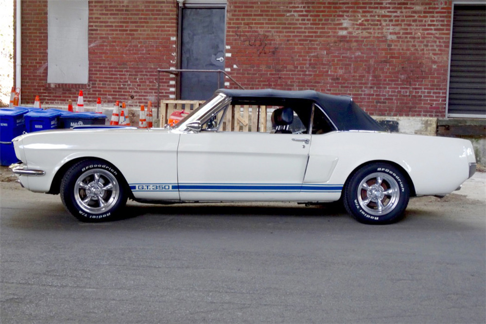 1965 FORD MUSTANG CUSTOM CONVERTIBLE - Side Profile - 208008