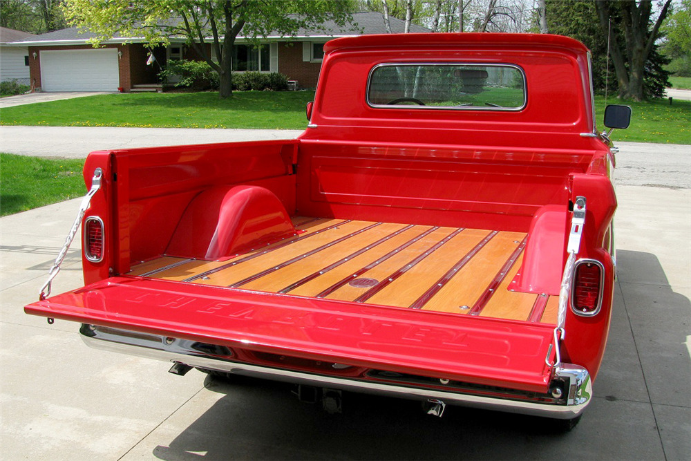 1962 CHEVROLET C10 CUSTOM PICKUP - Rear 3/4 - 208026