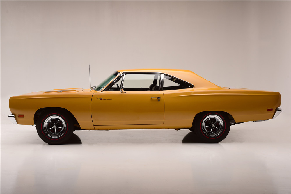 1969 PLYMOUTH ROAD RUNNER  - Side Profile - 208071