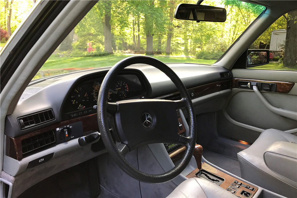 1984 MERCEDES-BENZ 500SEL  - Interior - 208085