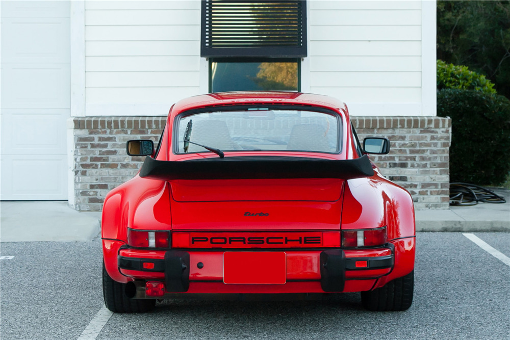 1986 PORSCHE 930 TURBO  - Rear 3/4 - 208180