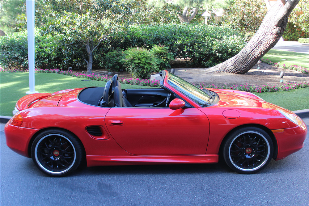 1999 PORSCHE BOXSTER CONVERTIBLE - Side Profile - 208417