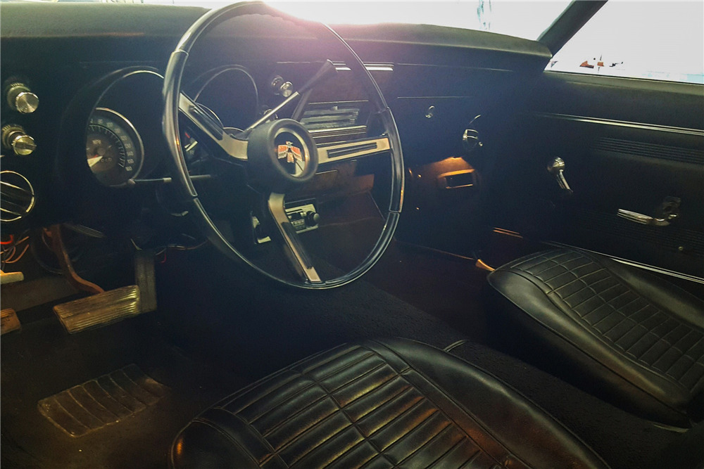 1968 PONTIAC FIREBIRD  - Interior - 208472