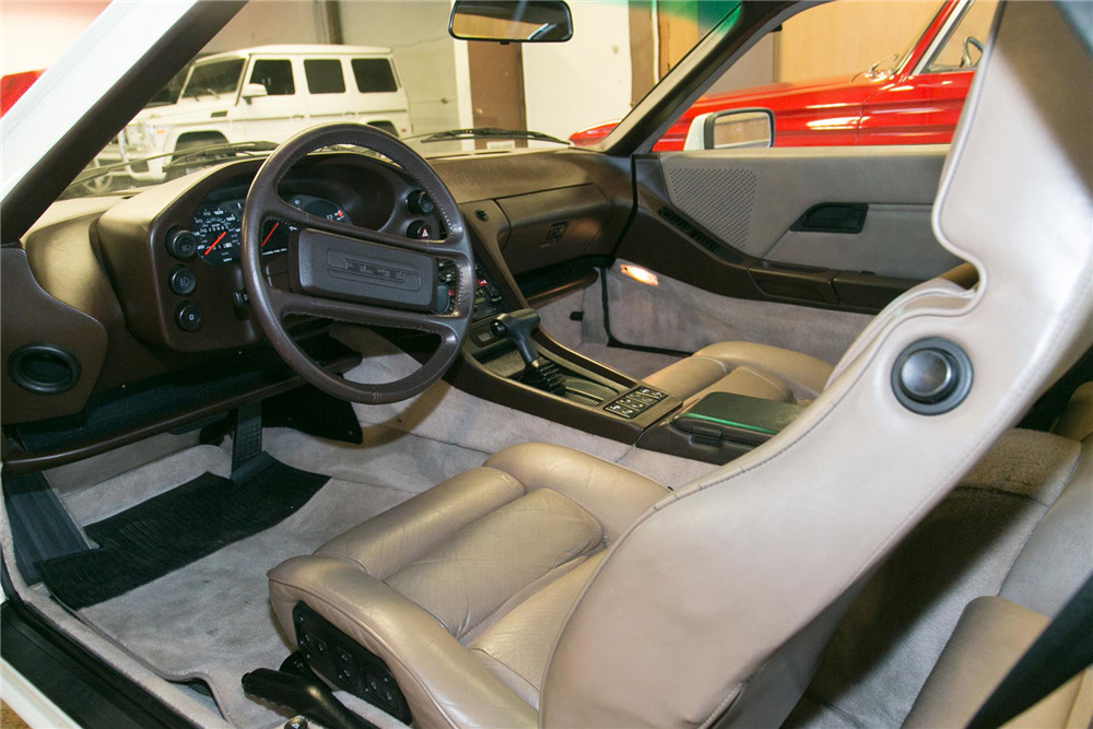 1984 PORSCHE 928S  - Interior - 208925