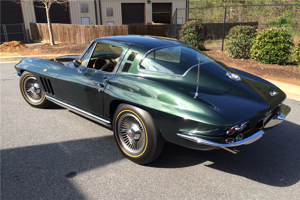 1965 CHEVROLET CORVETTE 327/365 - Rear 3/4 - 209316