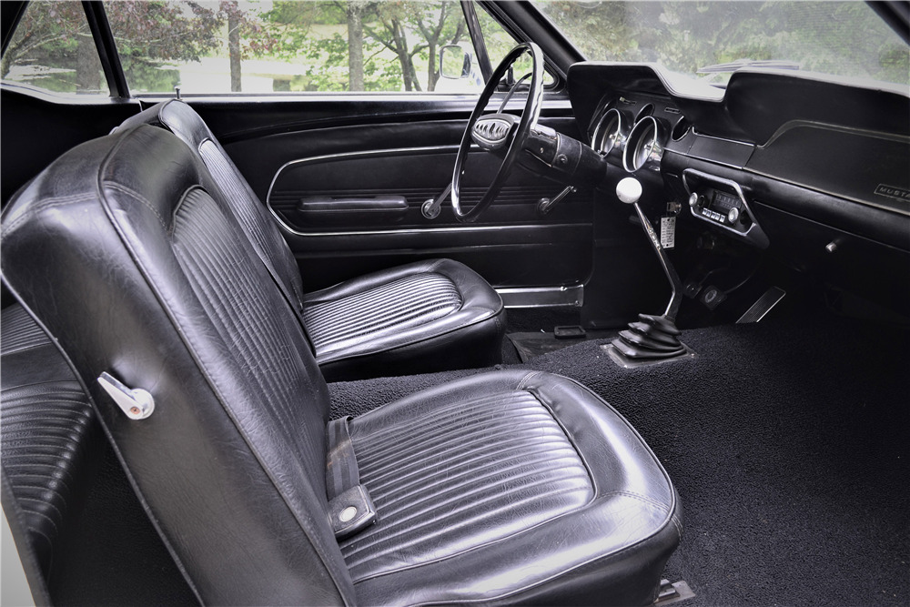 1968 FORD MUSTANG GT  - Interior - 209334