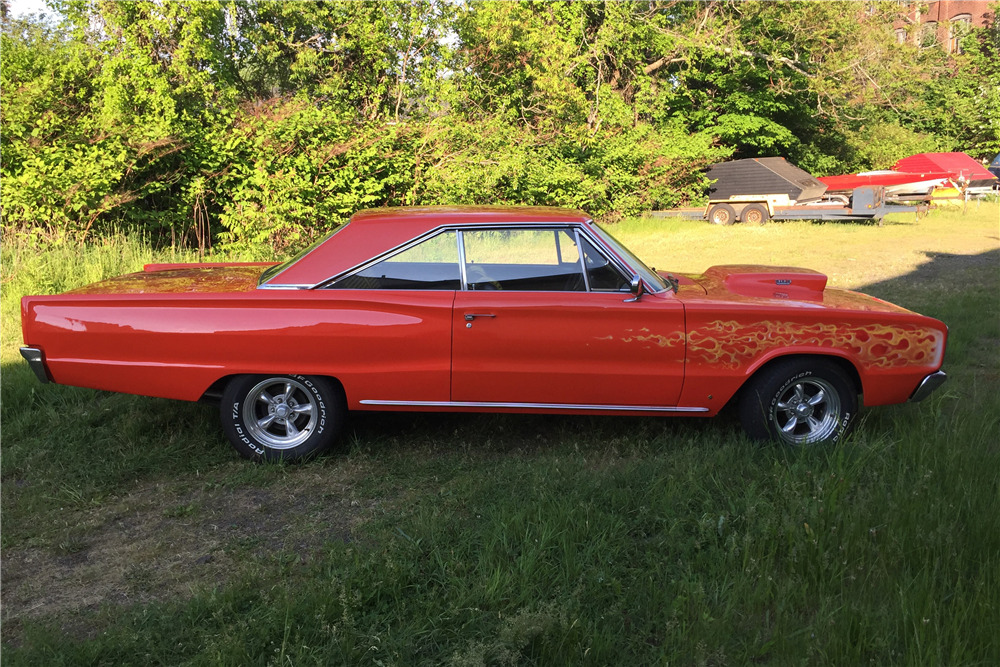 1966 DODGE CORONET 440  - Side Profile - 209351