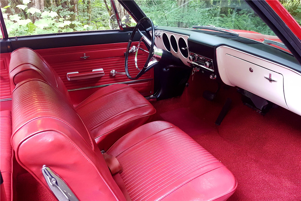 1965 CHEVROLET CORVAIR MONZA  - Interior - 209982