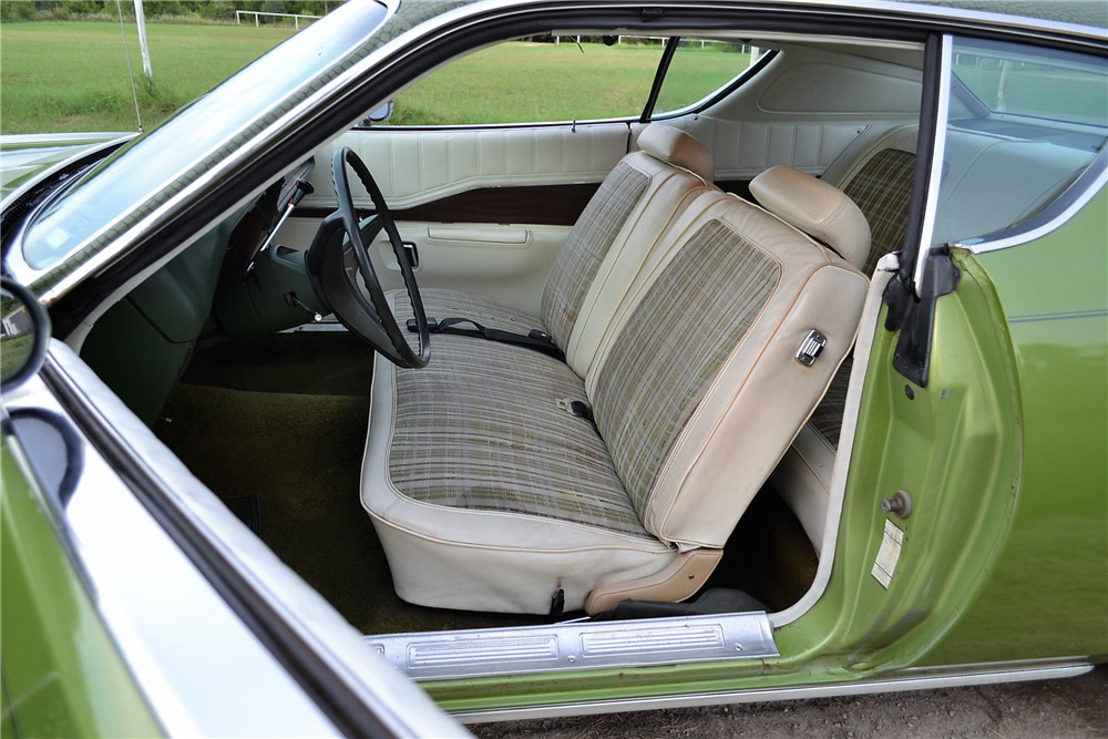 1972 DODGE CHARGER  - Interior - 210004