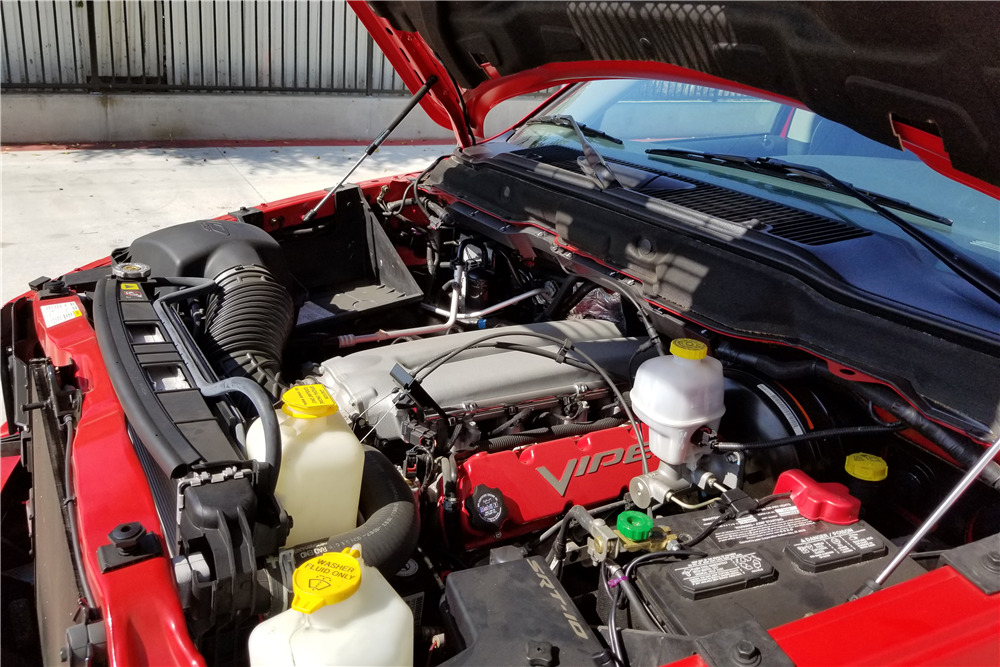 2004 DODGE RAM SRT-10 PICKUP - Engine - 210023