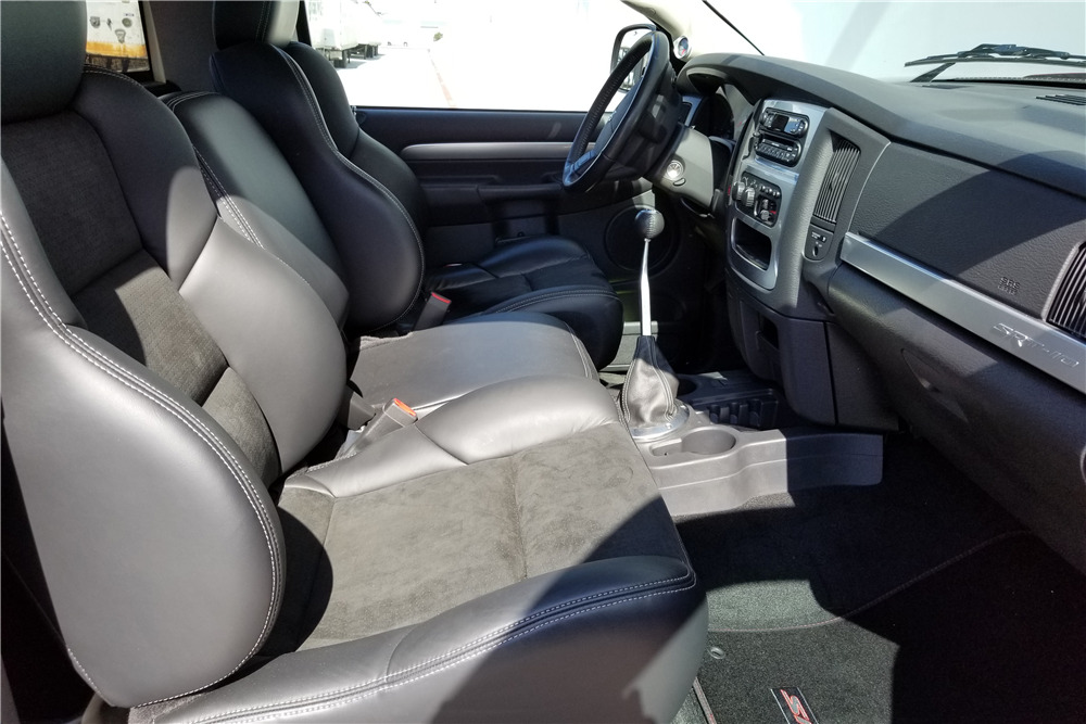 2004 DODGE RAM SRT-10 PICKUP - Interior - 210023
