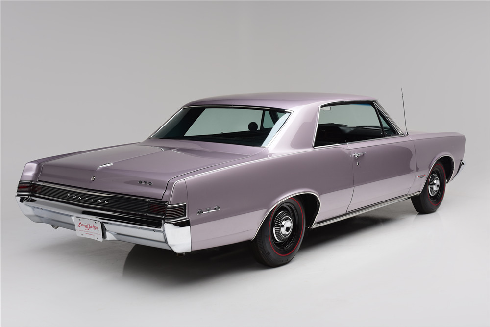 1965 PONTIAC GTO - Rear 3/4 - 210057