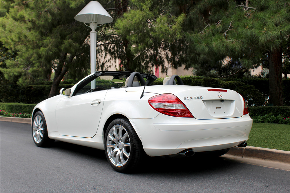 2005 MERCEDES-BENZ SLK350 CONVERTIBLE - Rear 3/4 - 210186