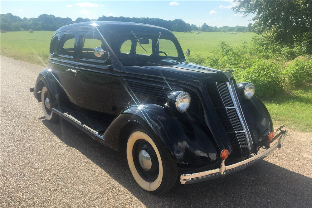 1936 NASH 4-DOOR SEDAN - Front 3/4 - 210220
