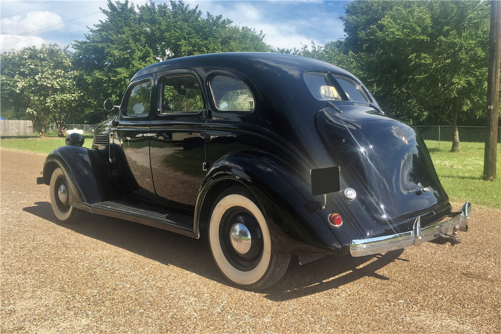 1936 NASH 4-DOOR SEDAN - Rear 3/4 - 210220