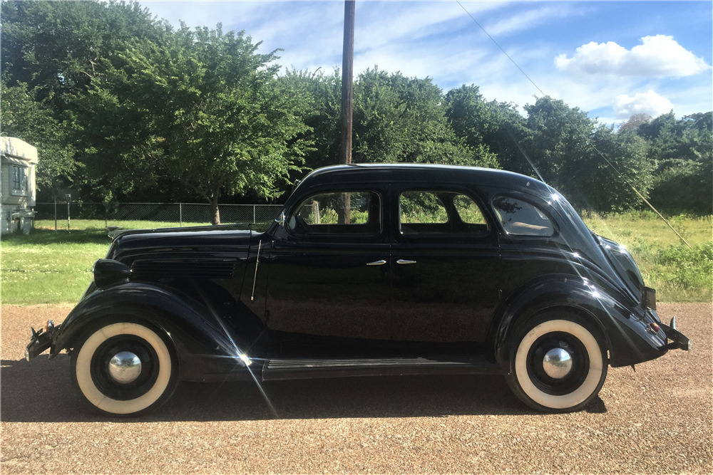 1936 NASH 4-DOOR SEDAN - Side Profile - 210220