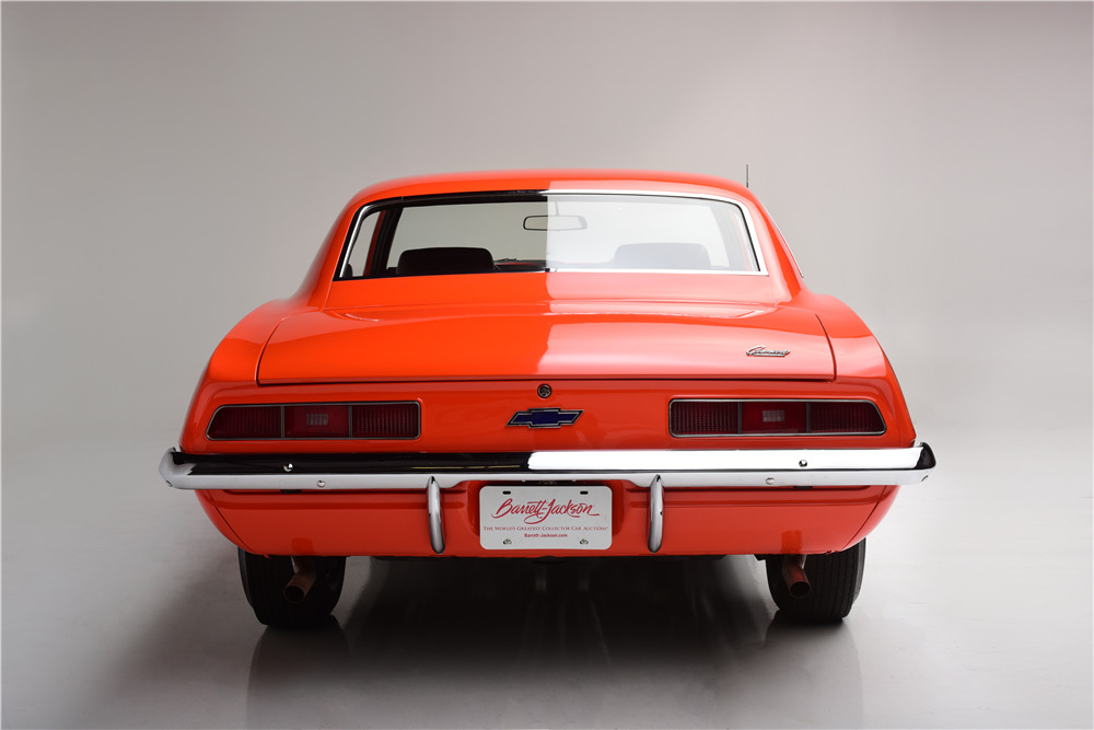 GreenLight Barrett Jackson Series 3-1969 Chevrolet Camaro ZL1 Orange