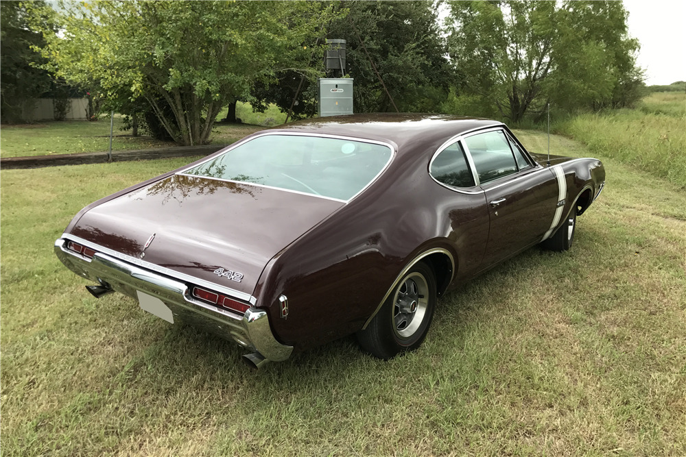 1968 OLDSMOBILE 442 - Rear 3/4 - 210236