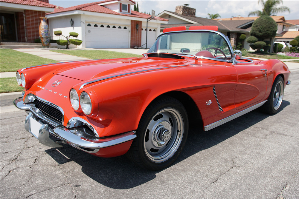 1962 CHEVROLET CORVETTE 327/300 CONVERTIBLE - Front 3/4 - 210544