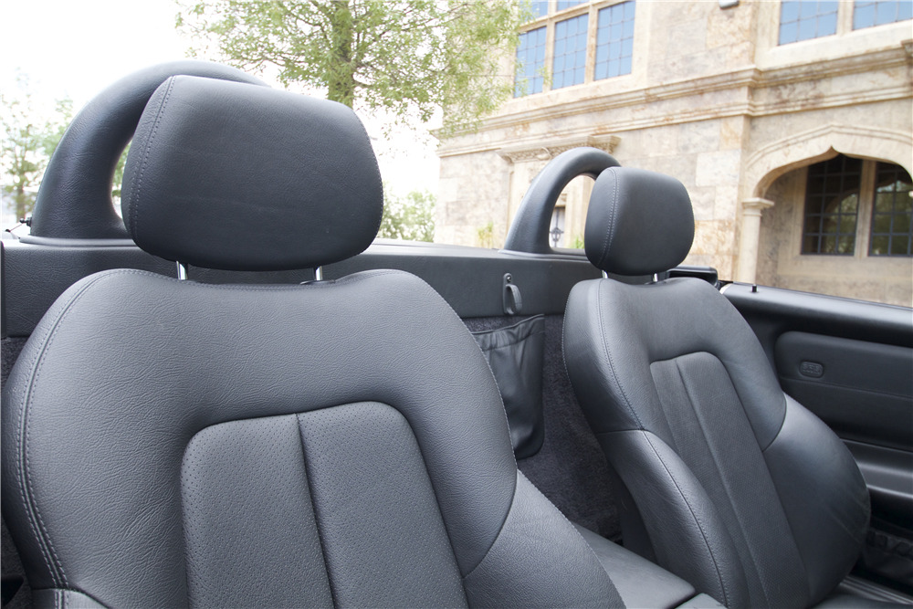 2001 MERCEDES-BENZ SLK320 CONVERTIBLE - Interior - 210597
