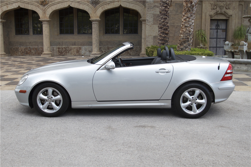 2001 MERCEDES-BENZ SLK320 CONVERTIBLE - Side Profile - 210597