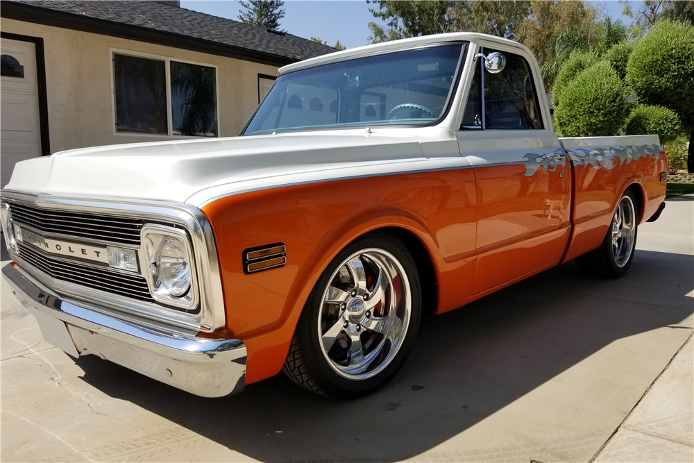 1970 CHEVROLET C10 CUSTOM PICKUP - Front 3/4 - 210628