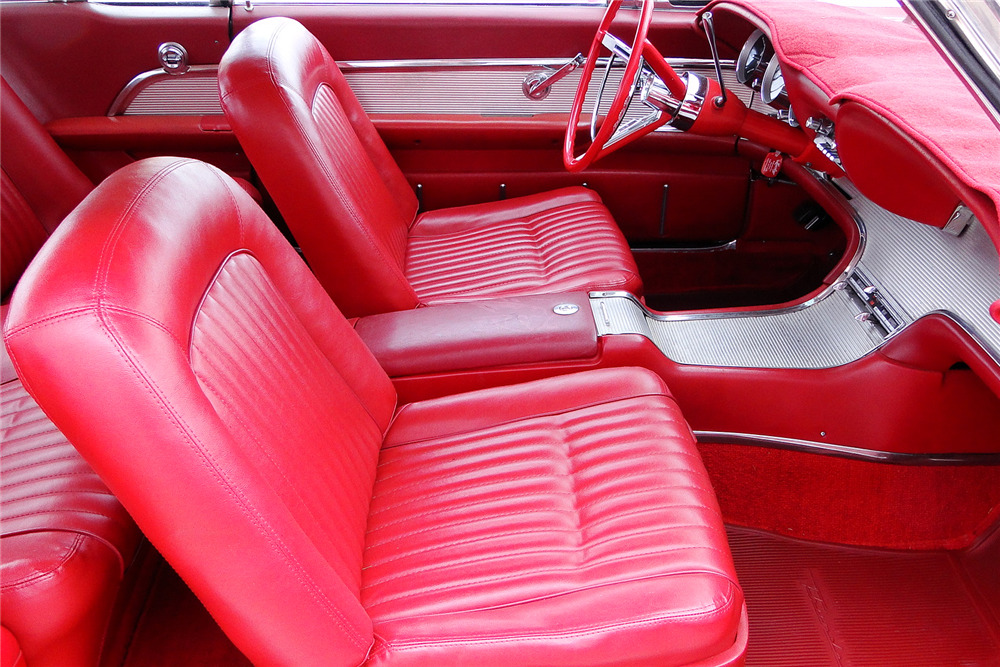 1962 FORD THUNDERBIRD - Interior - 210646