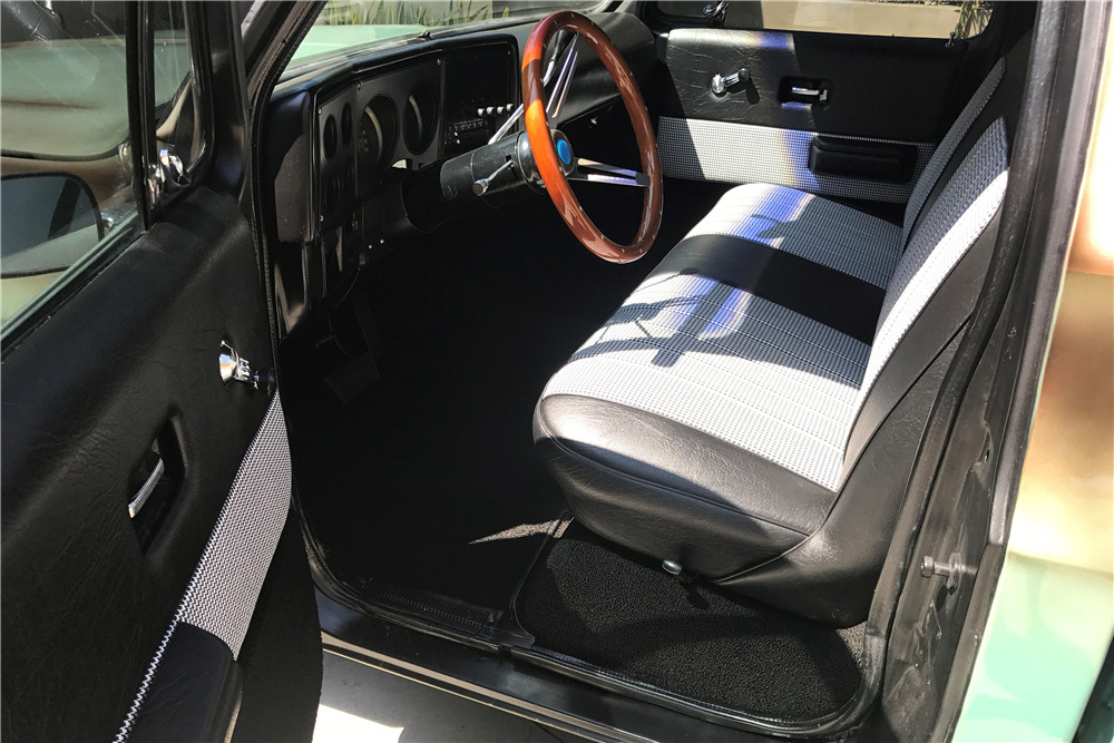 1976 CHEVROLET C10 CUSTOM PICKUP - Interior - 210769