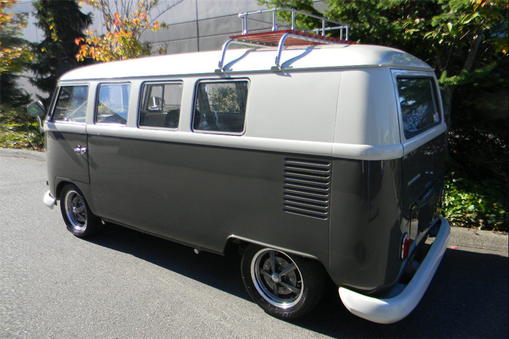 1964 VOLKSWAGEN MICROBUS - Rear 3/4 - 210875