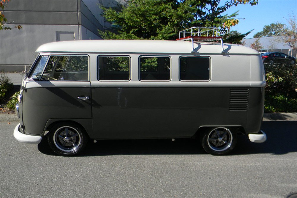 1964 VOLKSWAGEN MICROBUS - Side Profile - 210875