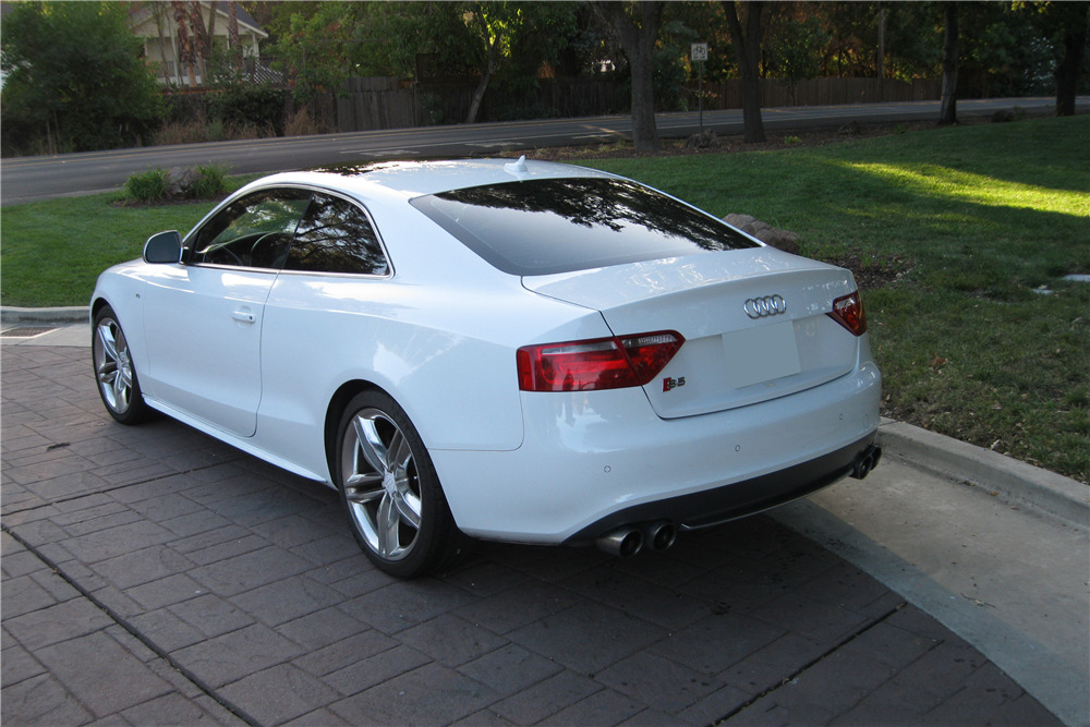 2009 AUDI S5 - Rear 3/4 - 210889