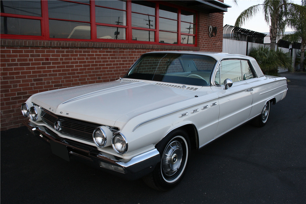 1962 BUICK ELECTRA 225 - Front 3/4 - 210963