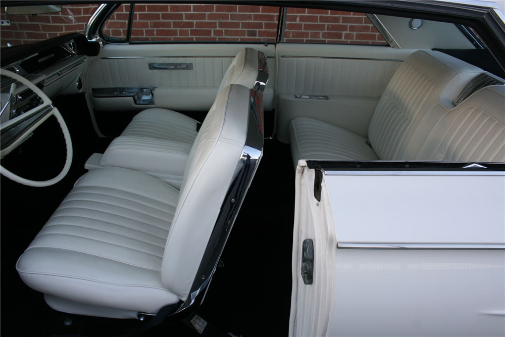 1962 BUICK ELECTRA 225 - Interior - 210963