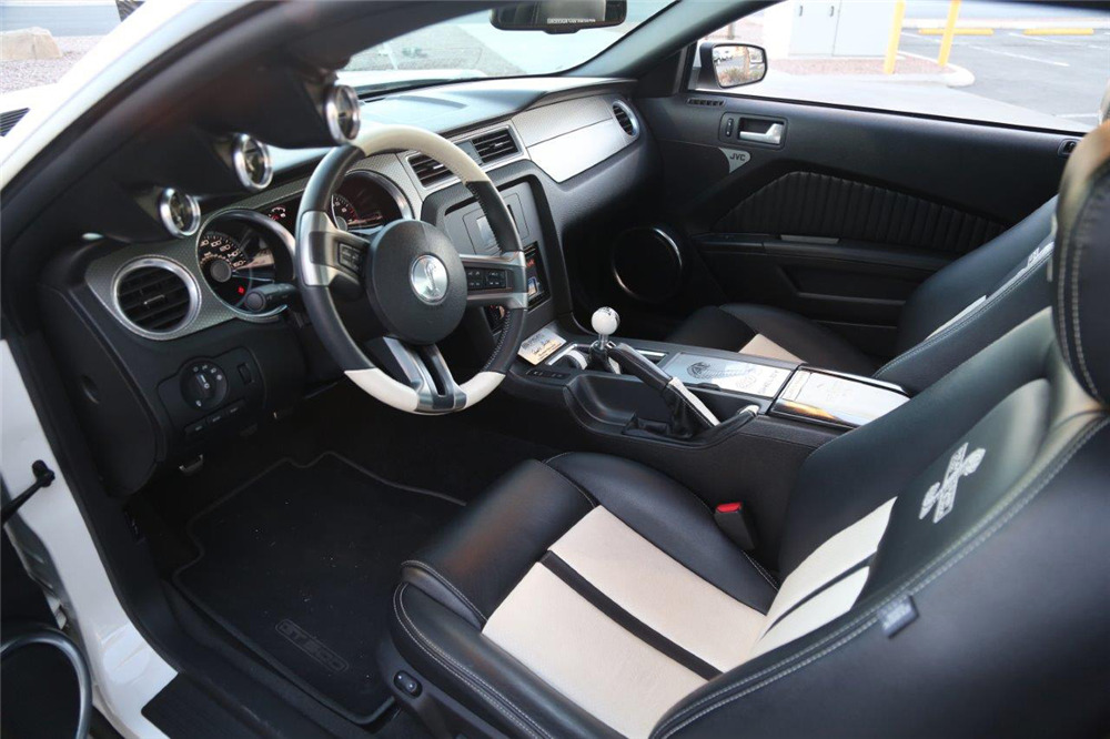 2011 FORD SHELBY GT500 SUPER SNAKE - Interior - 211047