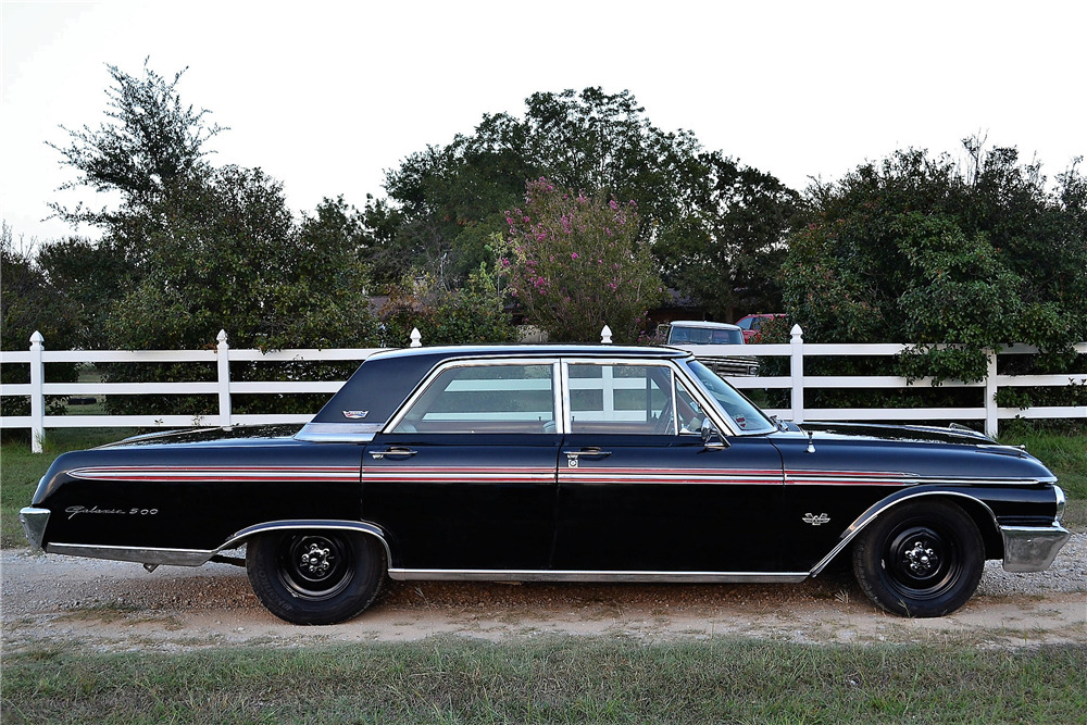 1962 FORD GALAXIE 500 - Side Profile - 211053