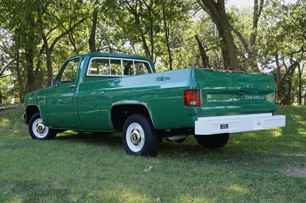 1981 CHEVROLET C10 PICKUP - Rear 3/4 - 211065