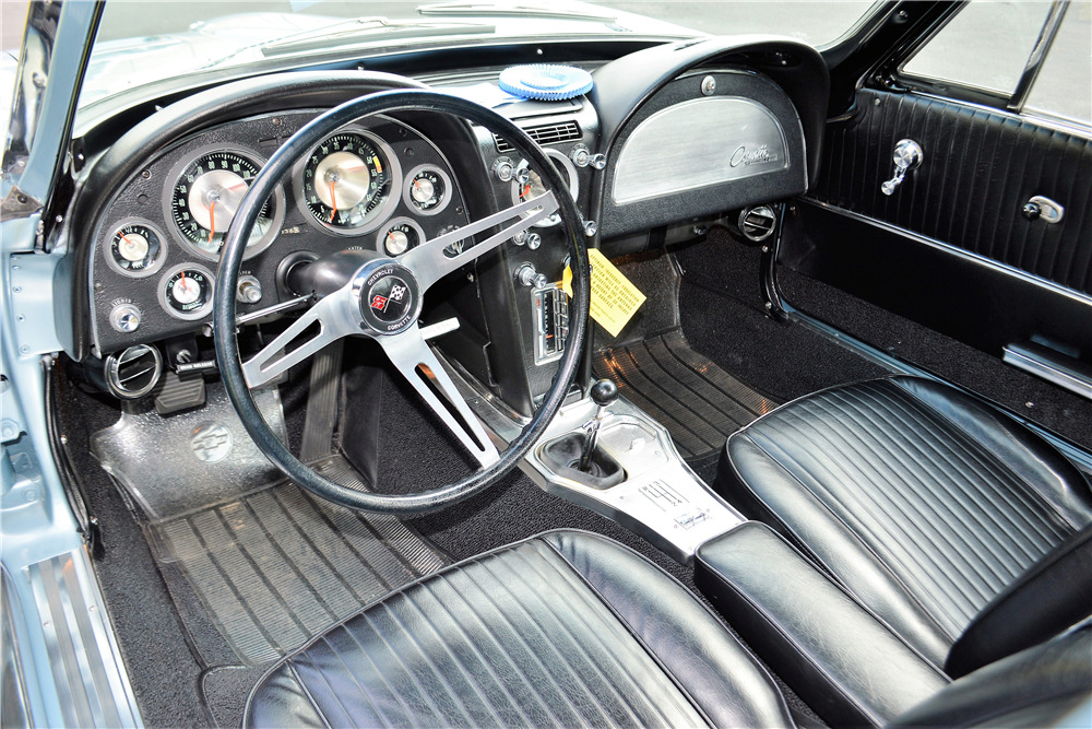 1963 CHEVROLET CORVETTE 327/300 SPLIT-WINDOW COUPE - Misc 1 - 211132