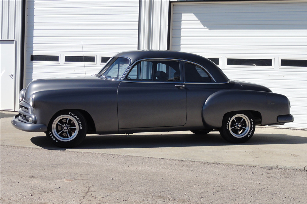1951 CHEVROLET DELUXE CUSTOM COUPE - Side Profile - 211155