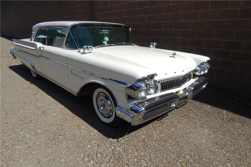 1957 MERCURY MONTEREY - Front 3/4 - 211168