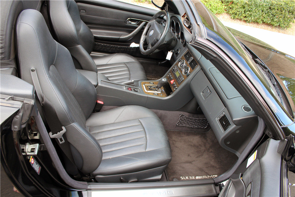 2003 MERCEDES-BENZ SLK32 AMG CONVERTIBLE - Interior - 211215