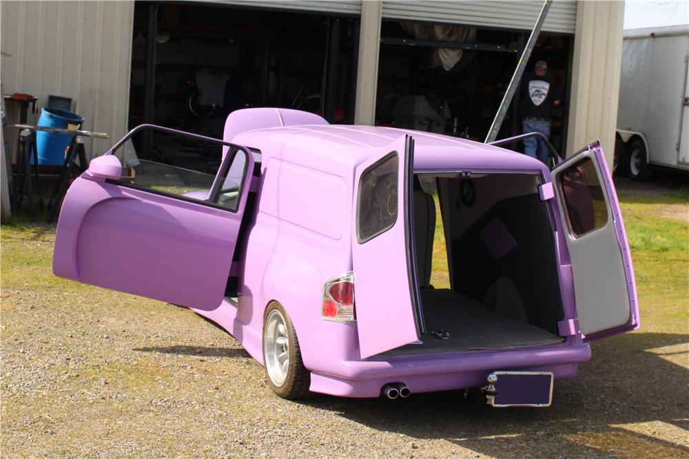 1967 AUSTIN MINI CUSTOM VAN - Rear 3/4 - 211273