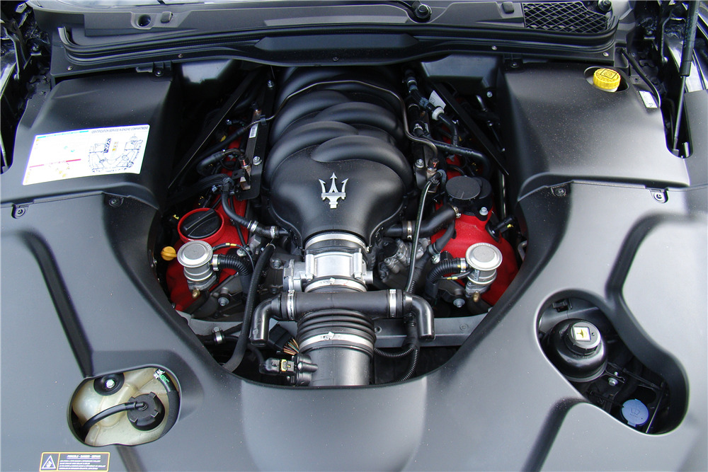 2010 MASERATI GRANTURISMO CONVERTIBLE - Engine - 211284
