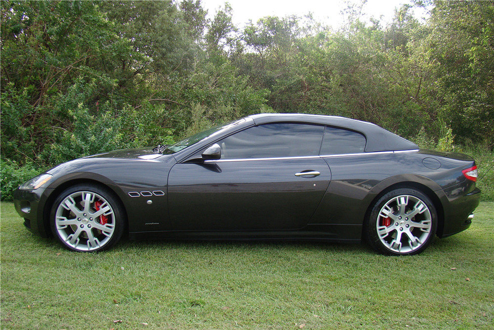 2010 MASERATI GRANTURISMO CONVERTIBLE - Side Profile - 211284