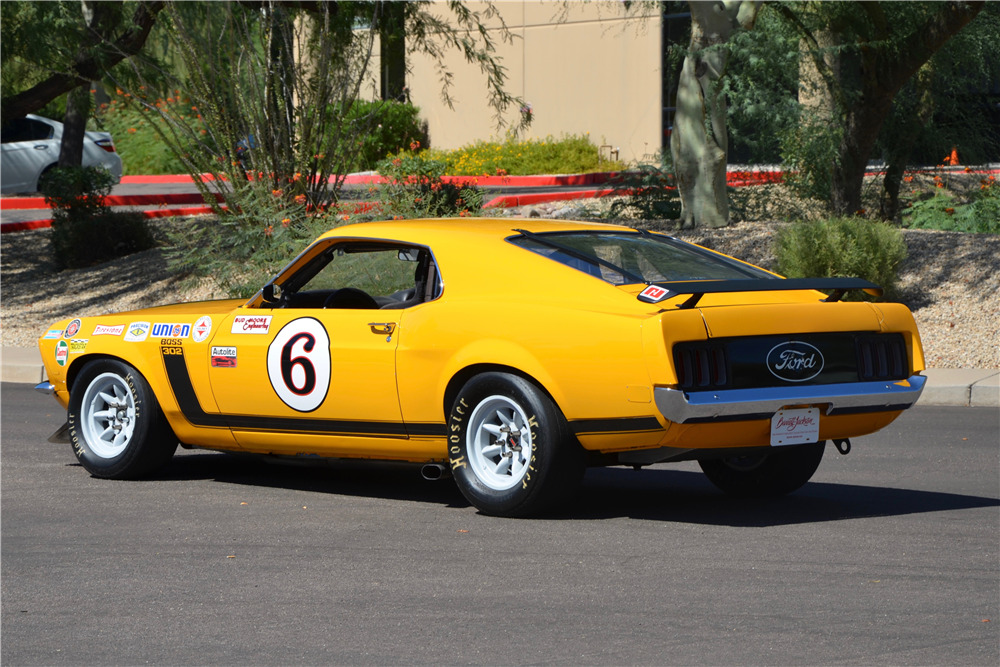 1970 FORD MUSTANG BOSS 302 RACE CAR - Rear 3/4 - 211294