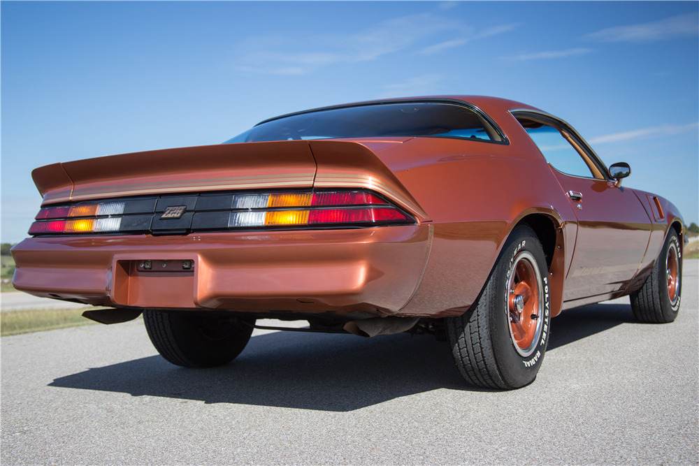 1980 CHEVROLET CAMARO Z/28 - Rear 3/4 - 211298