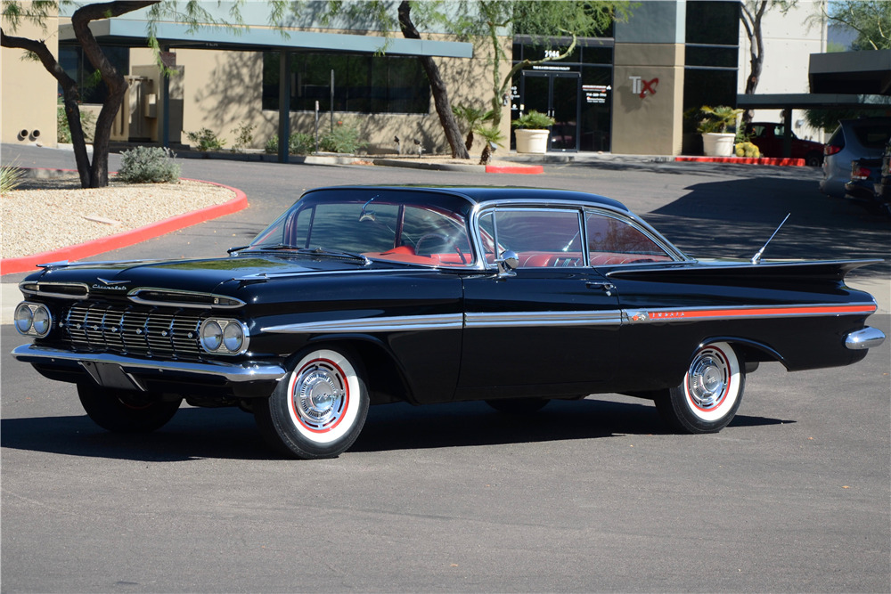1959 CHEVROLET IMPALA - Front 3/4 - 211306