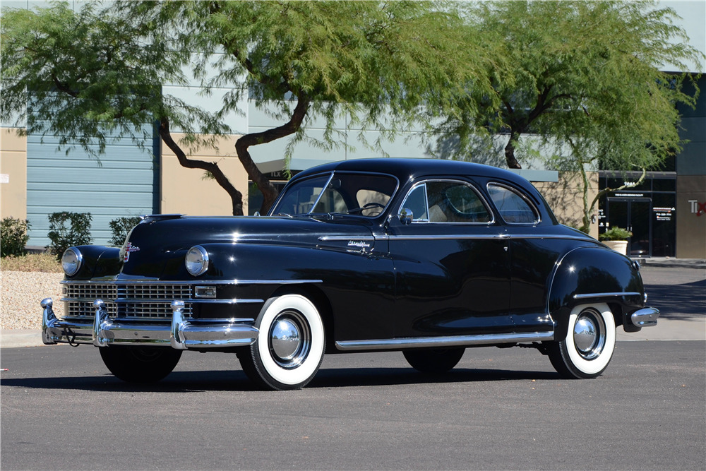 1947 CHRYSLER NEW YORKER - Front 3/4 - 211309